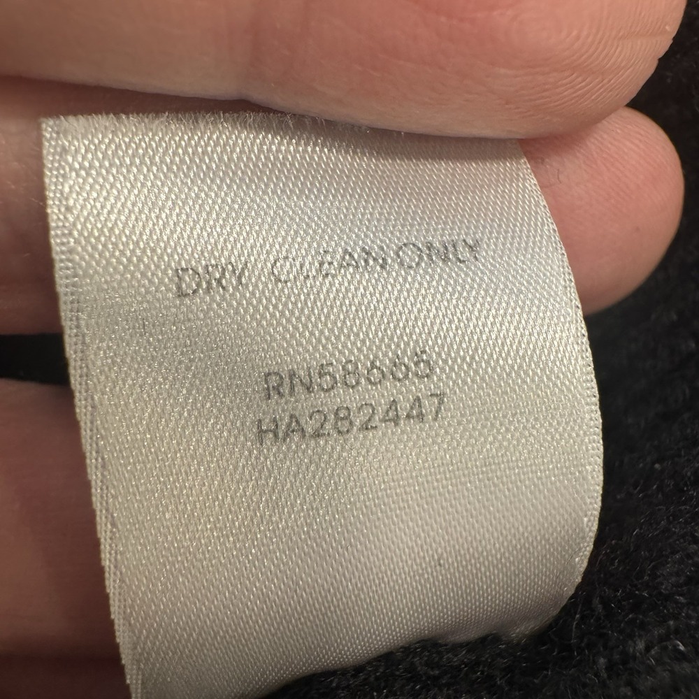 Halogen 100% Cashmere V-Neck Sweater XS Petite Black Quiet Luxury Minimalist - Picture 6 of 6
